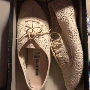 *ONLY WORN ONCE* Lace low heeled flats